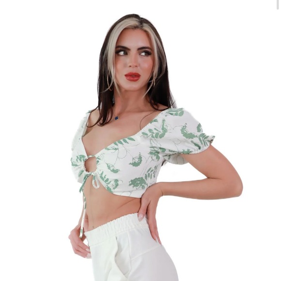 100. RED SOCIAL FEATURES Leaf Crop Top - Picture 2 of 6